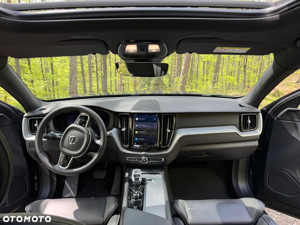 Volvo XC 60 T6 Plug-In Hybrid AWD Plus Dark - 15