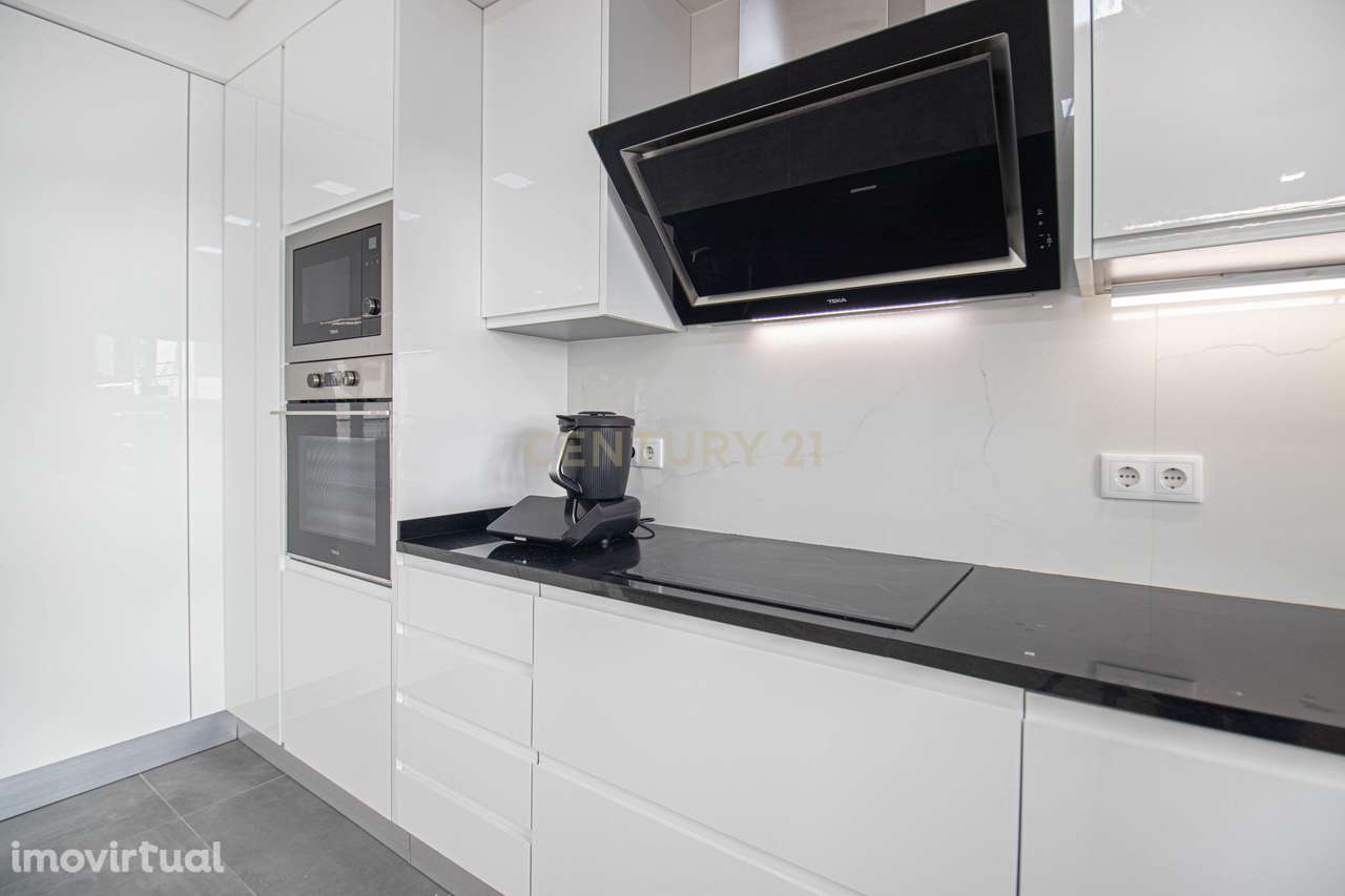 Apartamento T2 Atalaia c/ Estacionamento - Grande imagem: 5/31