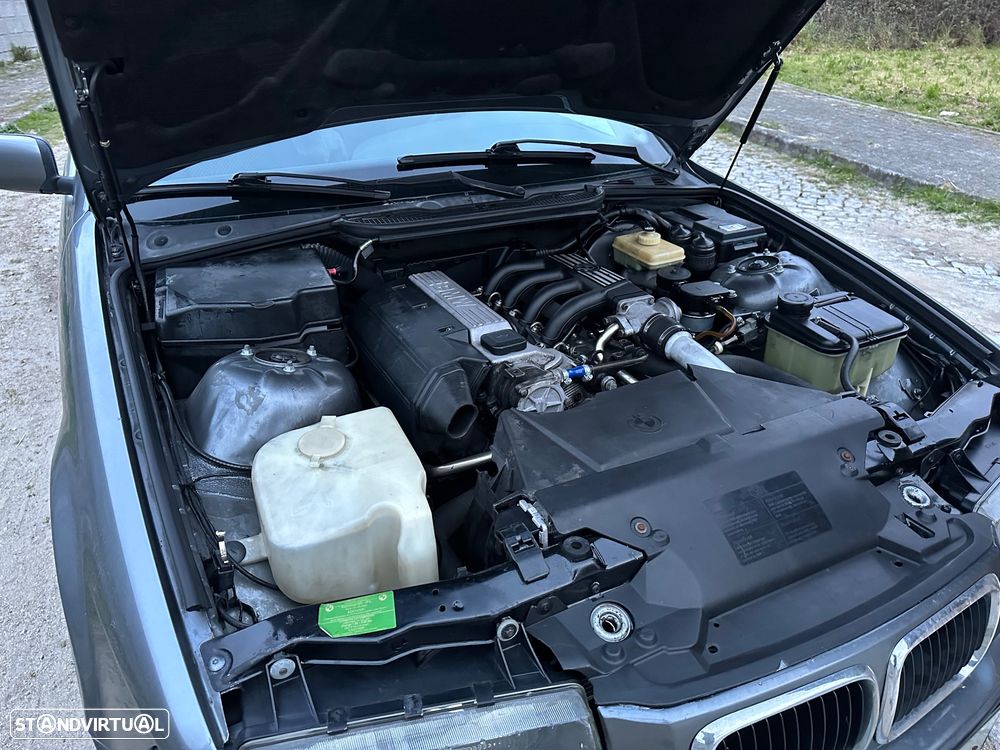 BMW 318 tds Touring - 14