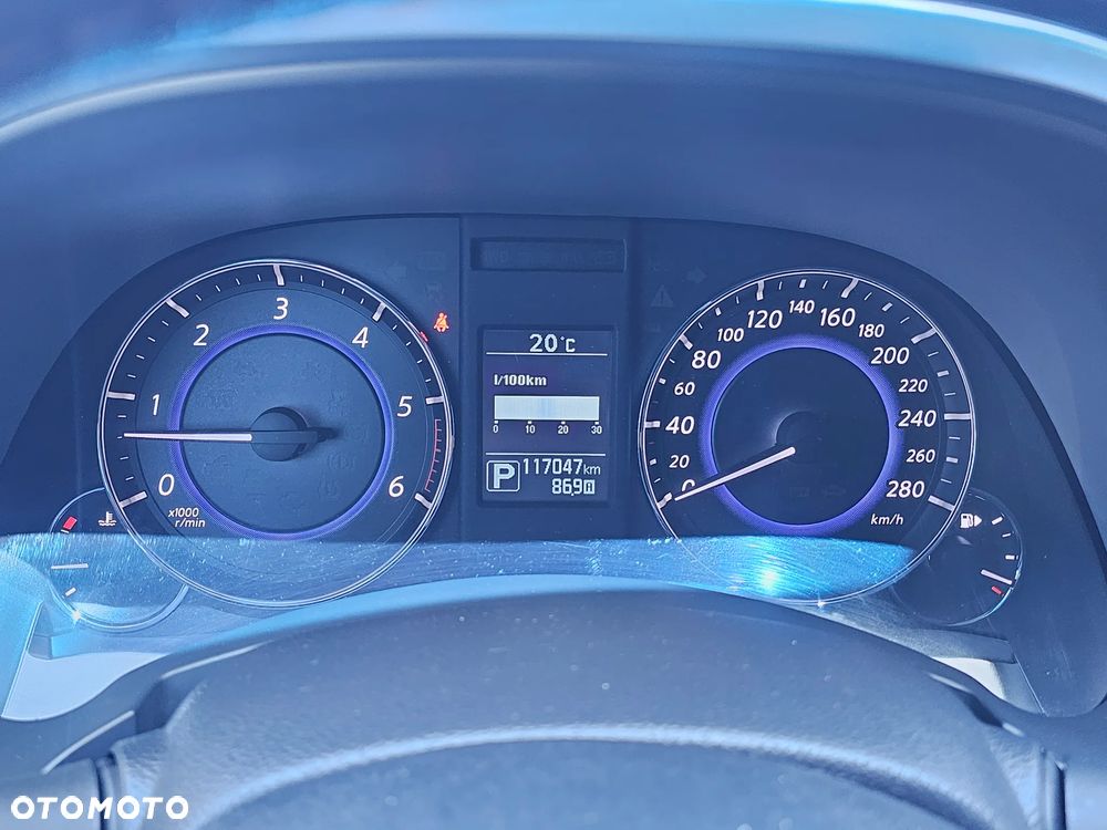Infiniti Q70 - 20