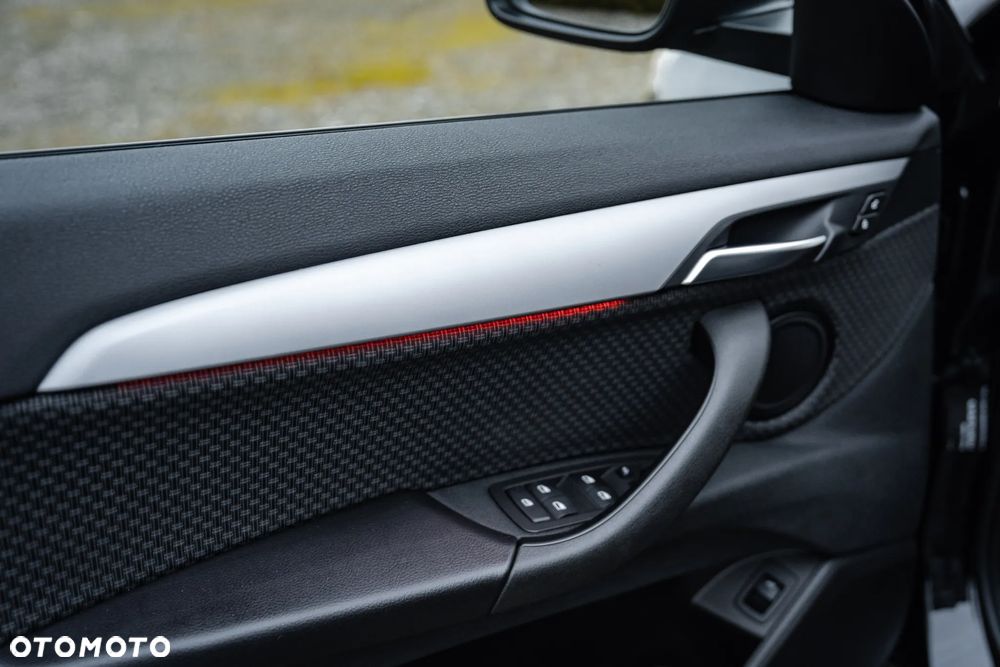 BMW X2 sDrive18i - 18