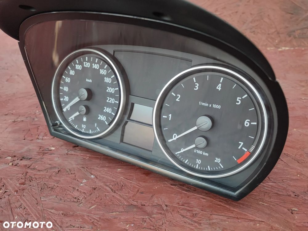 BMW E84 / E90 / E91 / E92 / E93 ORYGINALNY LICZNIK / ZEGARY EUROPA DO SILNIKA GAMY N52 / N51/ N53 / N43 O NR.  62 10 9 316 145 / 62 10 9 220 981 / 62 10 9 242 364 / 62 11 6 974 665 / 62 10 9 168 300  / 62 10 9 283 833 / 62 10 9 130 295 OEM W BARDZO DOBRYM STANIE