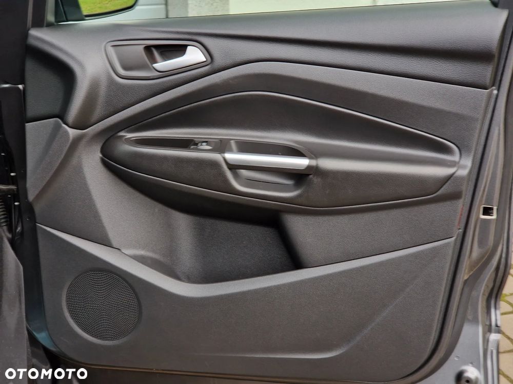 Ford Kuga 2.0 TDCi 4x4 Titanium - 19