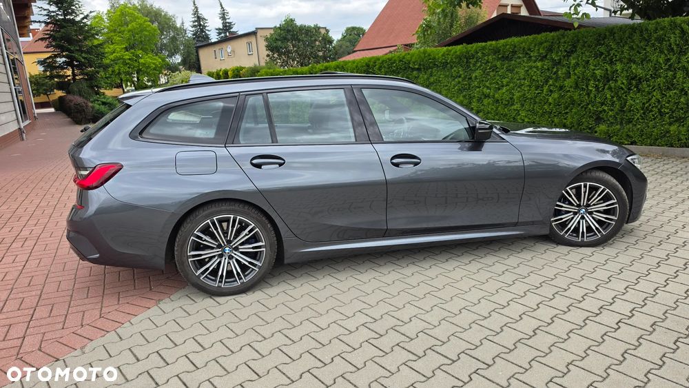 BMW Seria 3 330e M Sport - 18