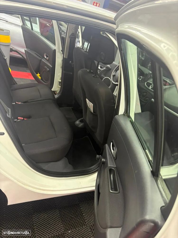 Renault Clio 1.5 dCi Confort - 8