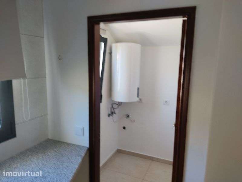 Aluga-se apartamento T2 - Grande imagem: 3/8