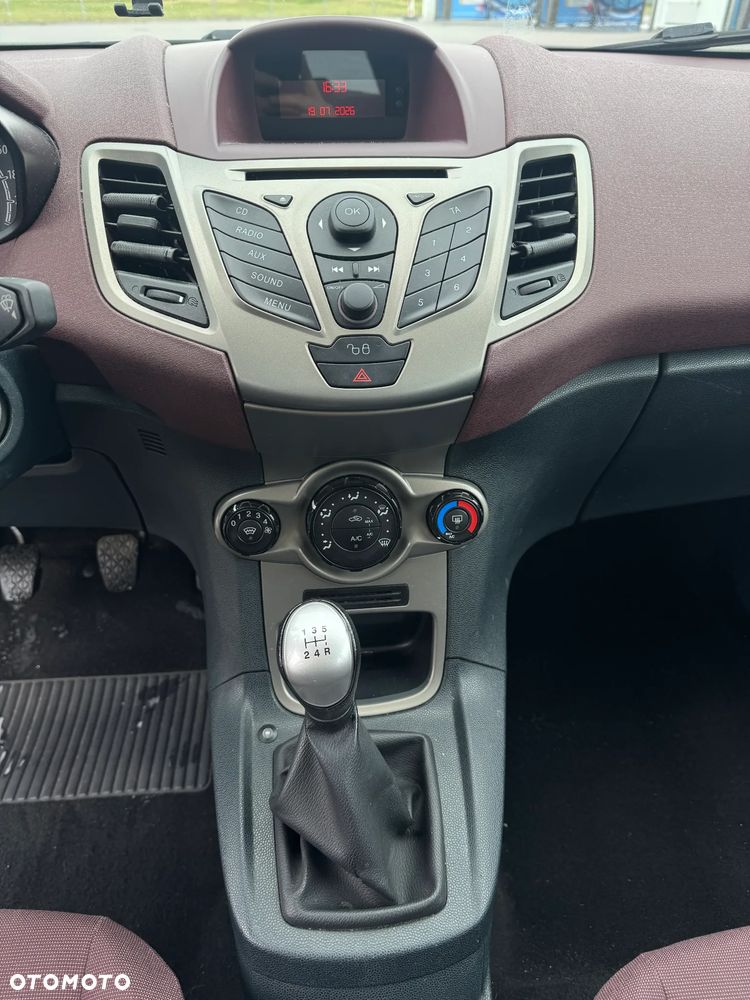Ford Fiesta 1.4 Trend EU5 - 17