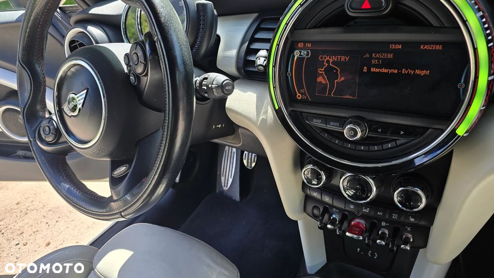 MINI Cooper John Works - 12