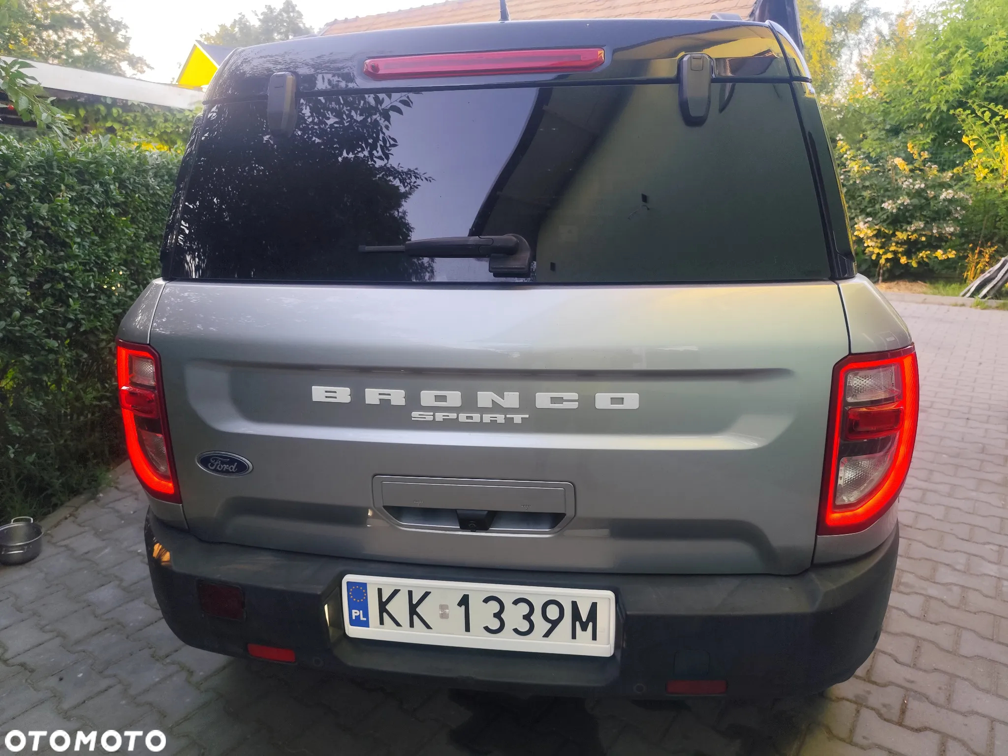 Ford Bronco - 8