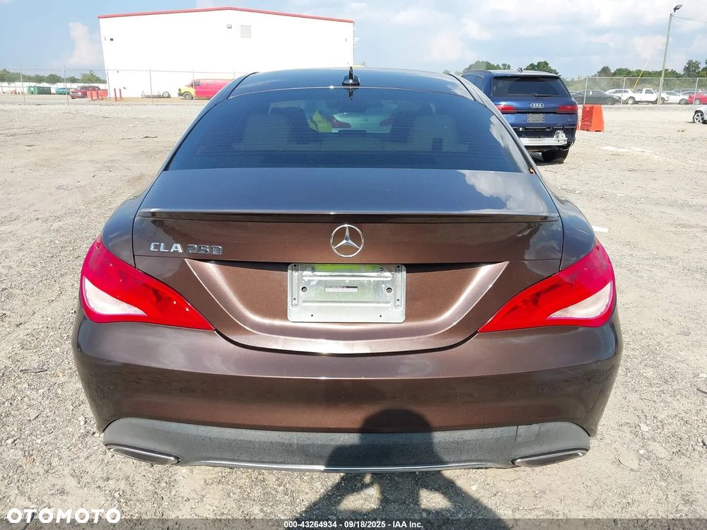 Mercedes-Benz CLA 250 4Matic 7G-DCT - 13