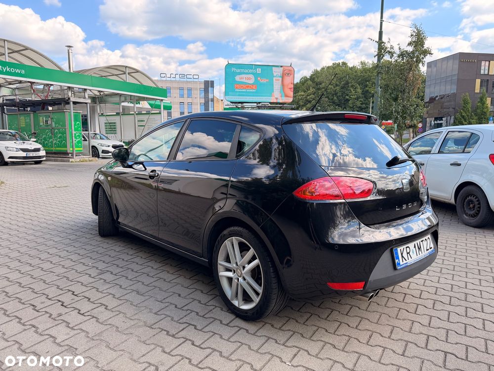 Seat Leon 2010 photo 2