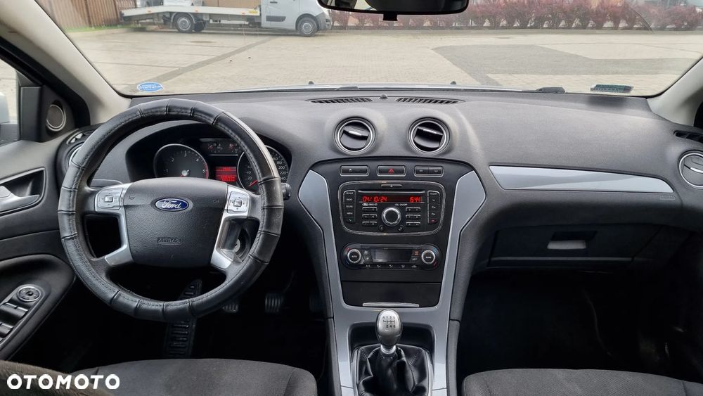 Ford Mondeo 1.6 TDCi Ambiente - 8