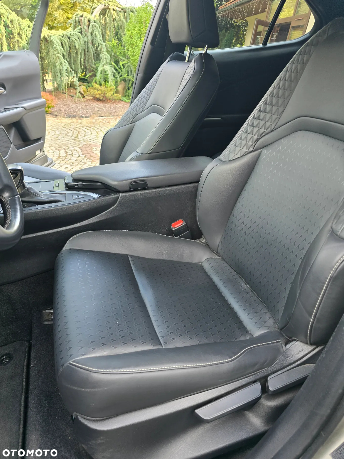 Lexus UX 200 GPF Business 2WD - 9