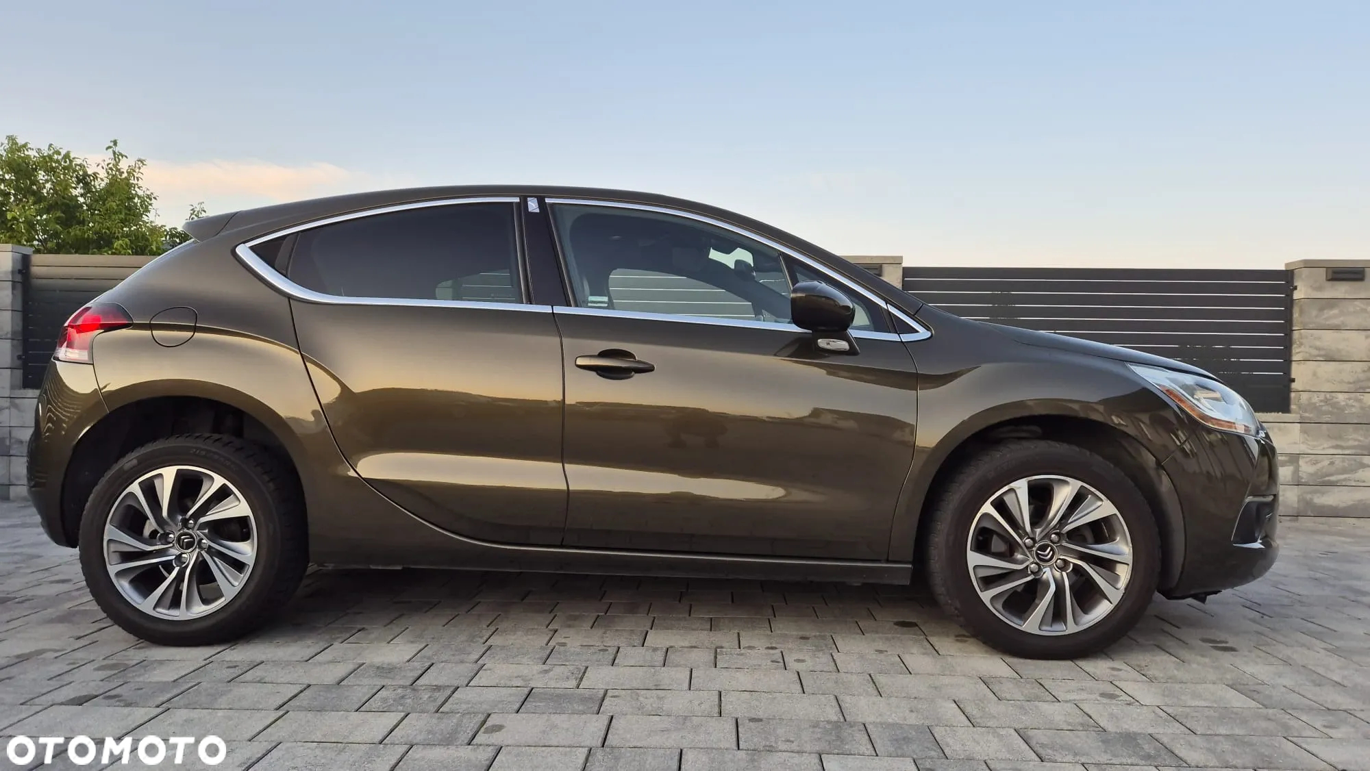Citroën DS4 HDi 110 SoChic - 4