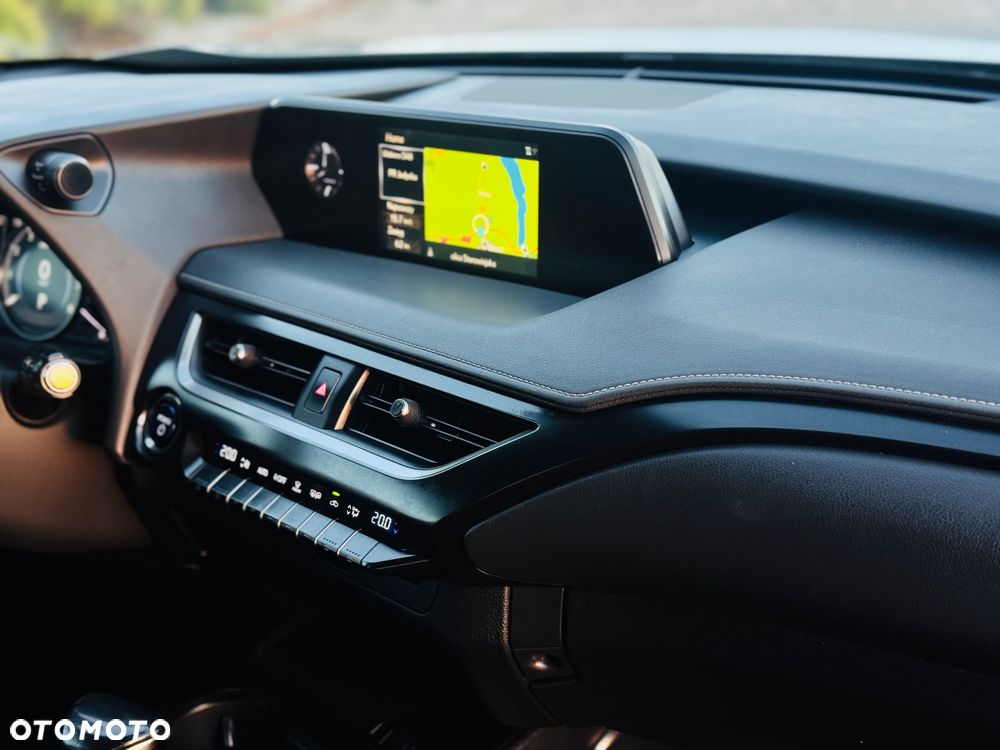 Lexus UX 200 GPF Business 2WD - 17