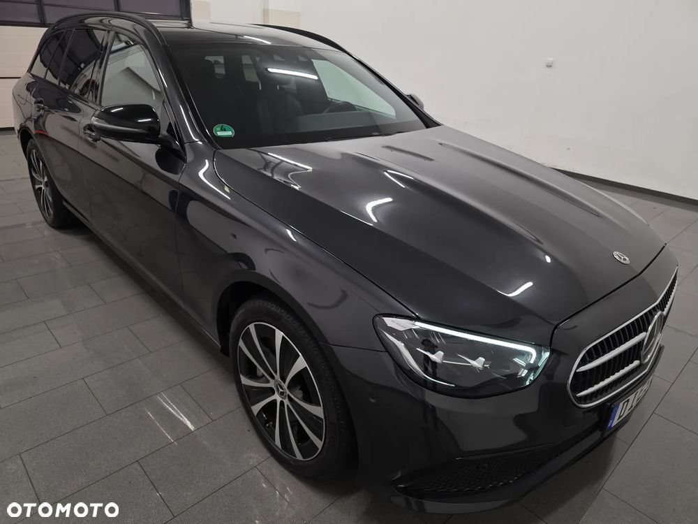 Mercedes-Benz Klasa E 300 de 4-Matic Exclusive - 33