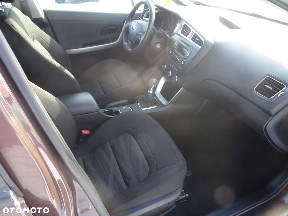 Kia Ceed 1.4 CVVT Attract - 12