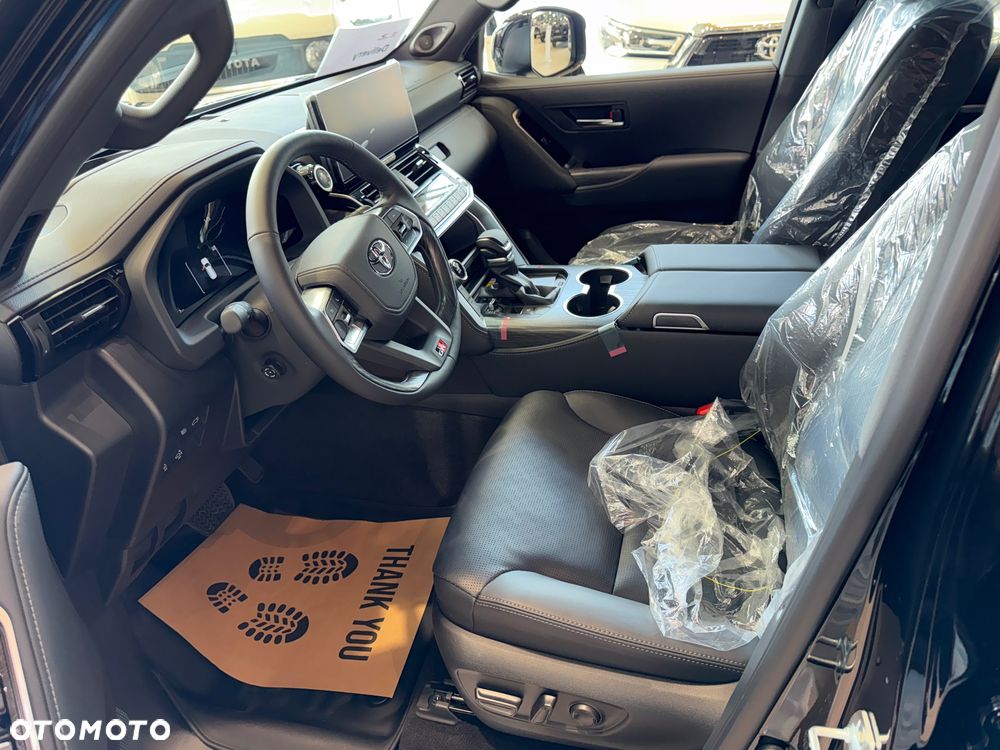 Toyota Land Cruiser - 12