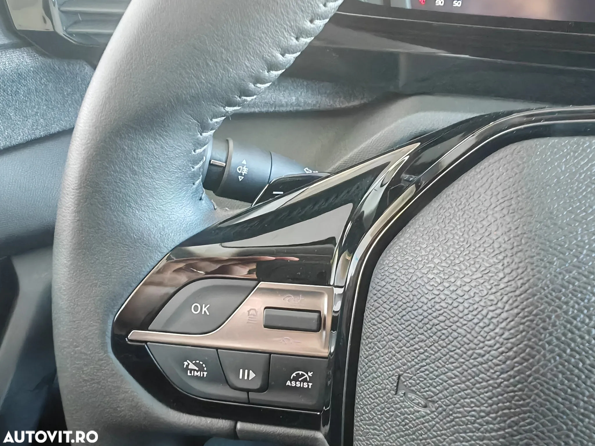 Peugeot 408 1.2L PureTech 130 S&S EAT8 Allure - 29
