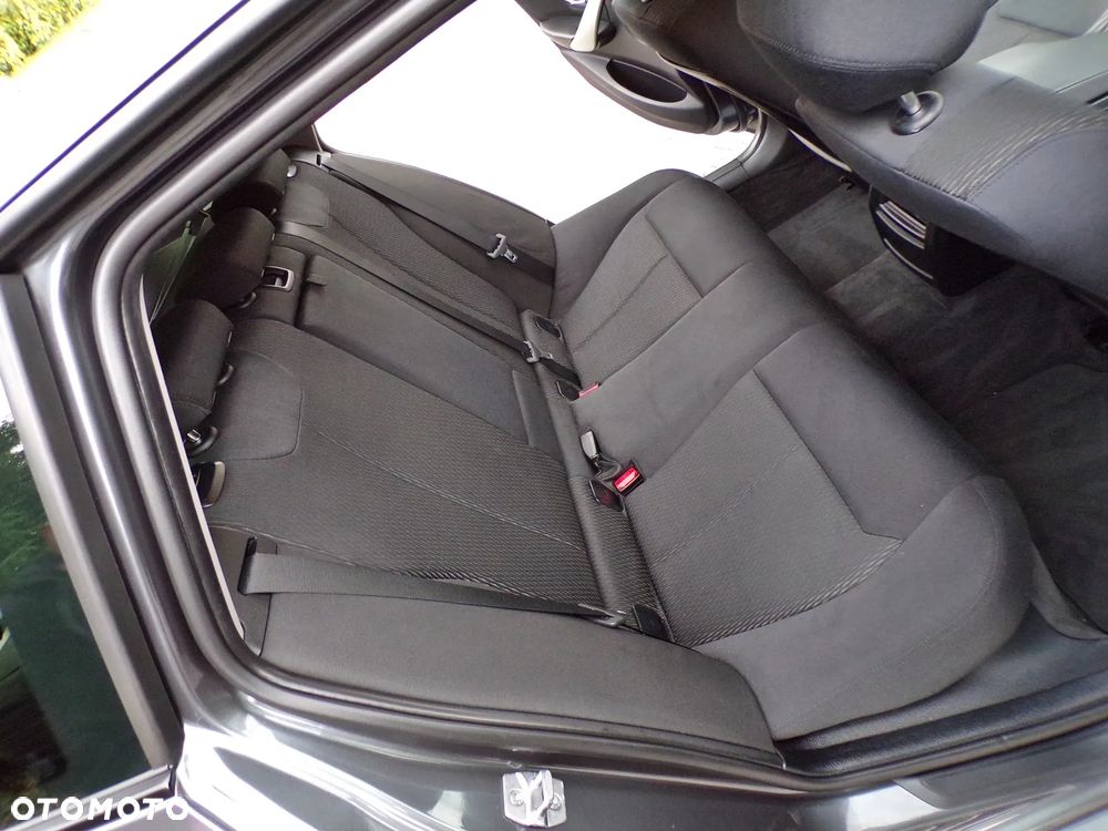 BMW Seria 3 320d - 27