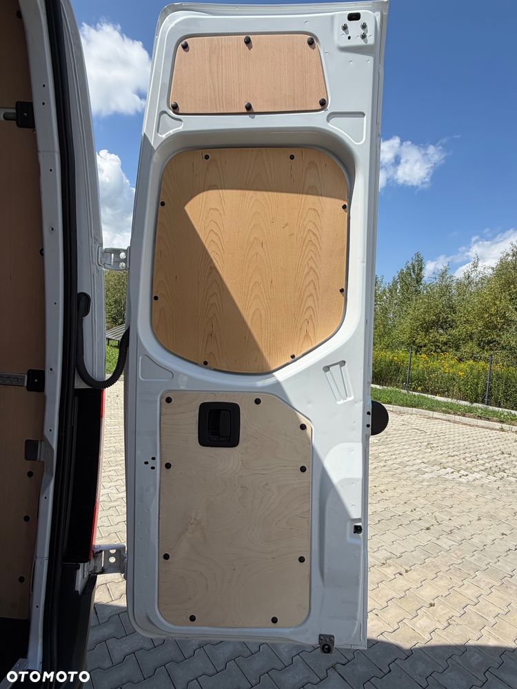 Mercedes-Benz Sprinter - 31