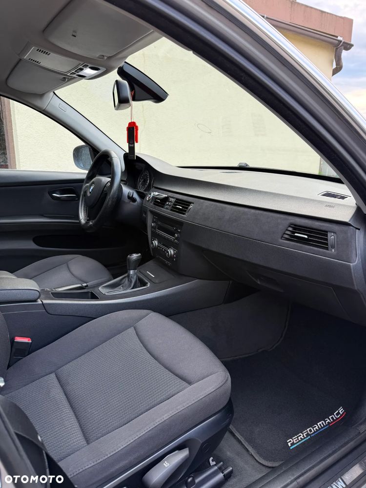 BMW Seria 3 - 12