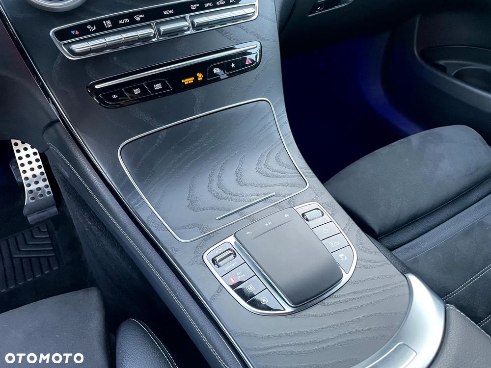 Mercedes-Benz GLC 220 d 4Matic 9G-TRONIC AMG Line - 35