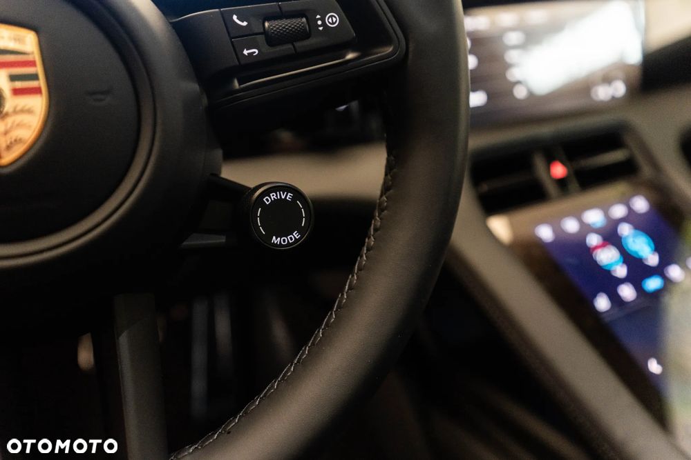 Porsche Taycan 105kWh 4S Black Edition - 18