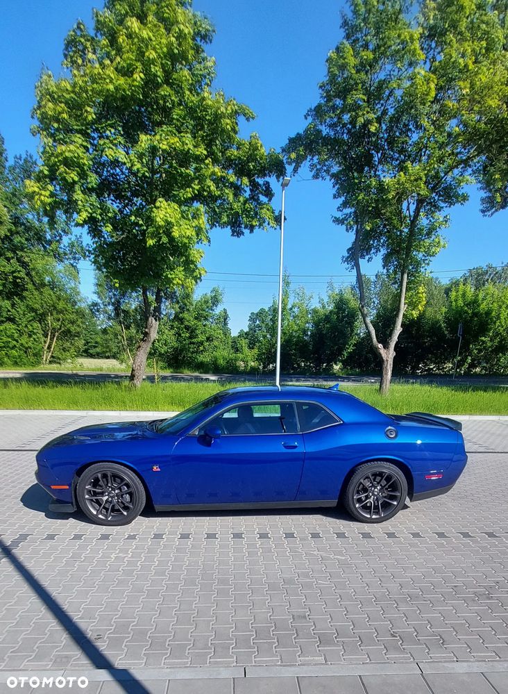 Dodge Challenger - 4
