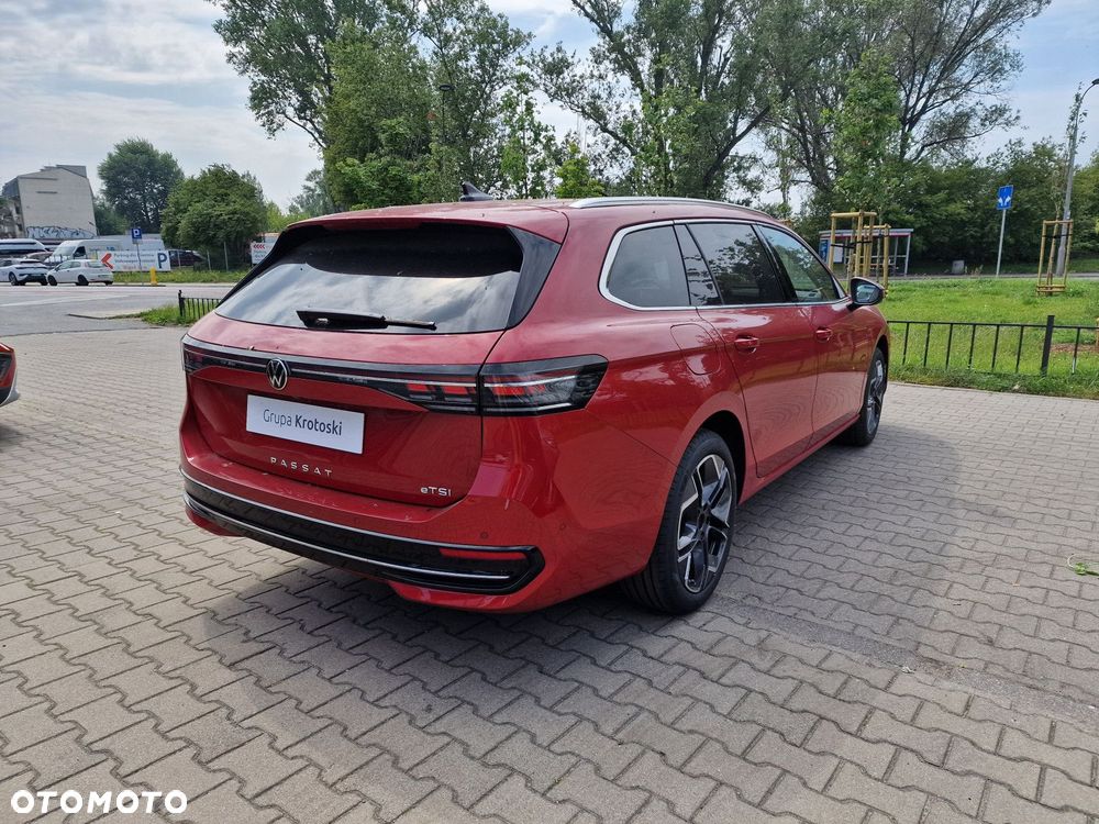 Volkswagen Passat - 4