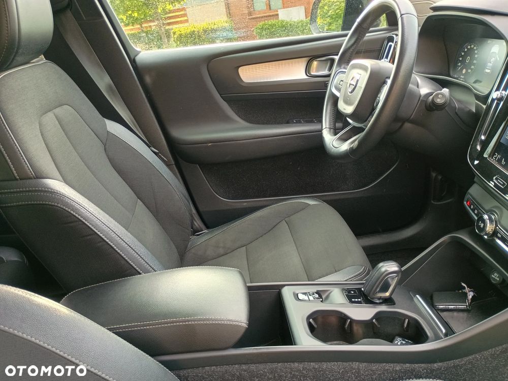Volvo XC 40 T4 Geartronic Momentum - 23