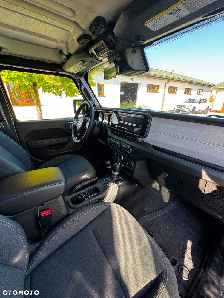 Jeep Wrangler - 2