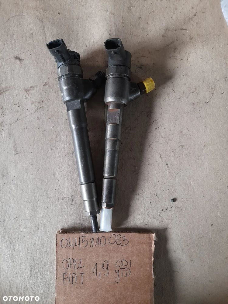 Wtryskiwacz wtrysk Fiat Opel 1.3 JTD / CDTI 0445110083 - 1