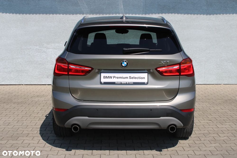 BMW X1 xDrive20i Advantage - 8