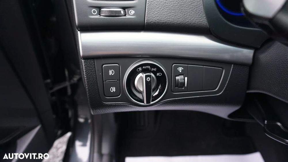 Hyundai i40 i40cw 1.7 CRDi Automatik Fifa World Cup Edition Gold - 19