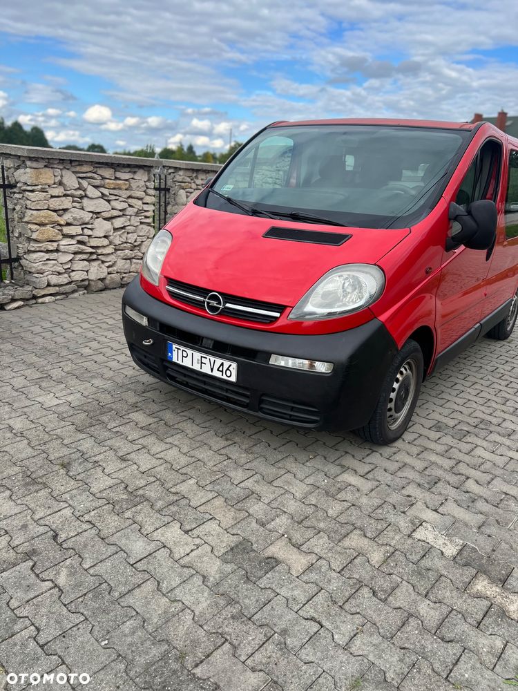 Opel Vivaro - 1