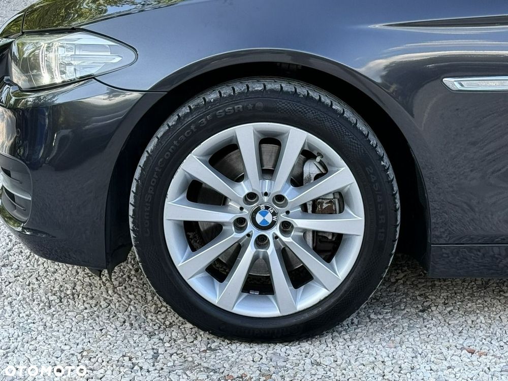 BMW Seria 5 528i Sport-Aut - 9