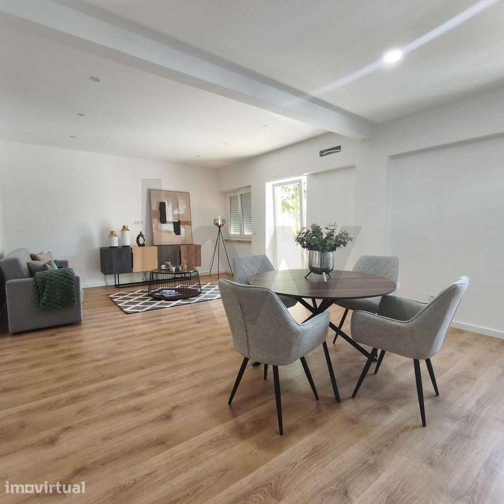 Apartamento T3 Remodelado com Varandas Abertas, Estacionamento e Home - Grande imagem: 2/32