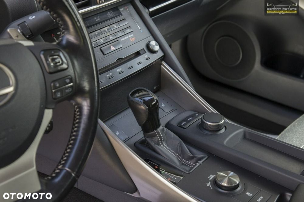 Lexus IS - 23