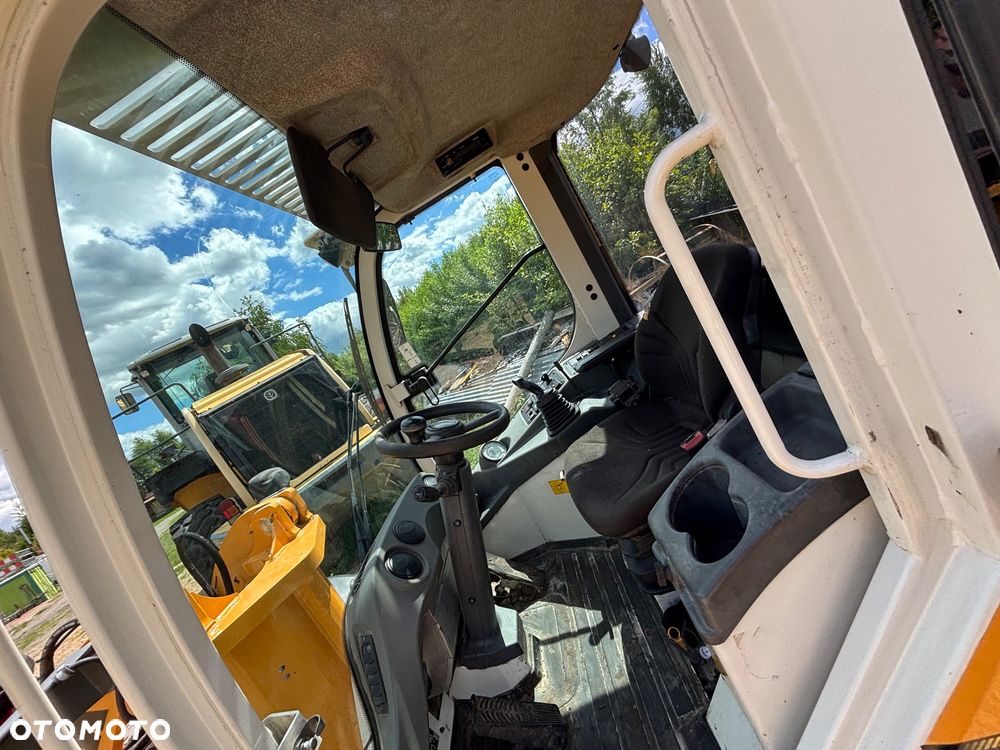 Liebherr L508 2018r rekin, widły, 4x4 łyzka dzielona - 10