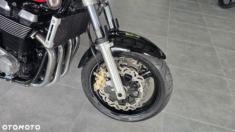 Suzuki GSX - 25