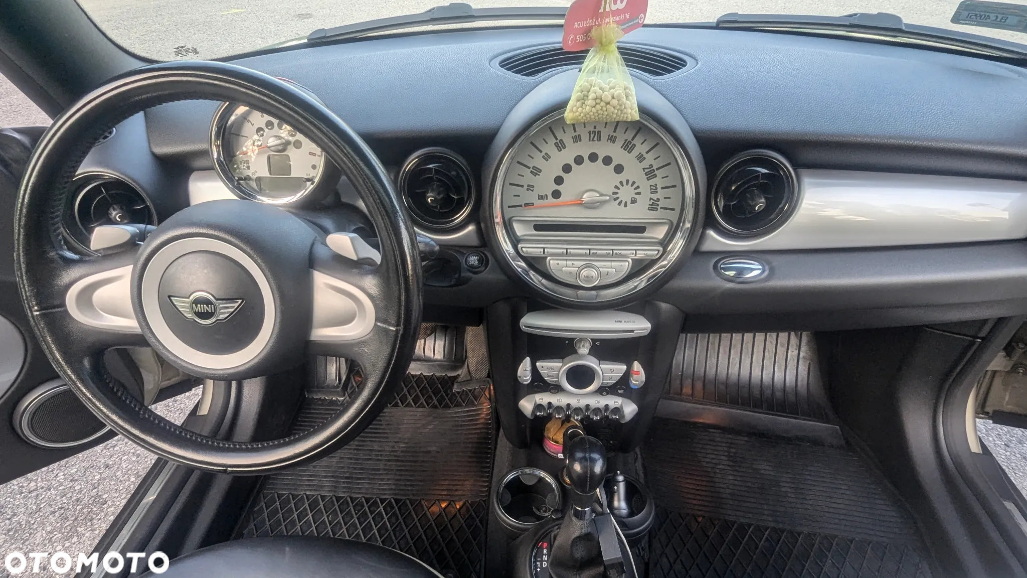 MINI Cooper Standard - 10