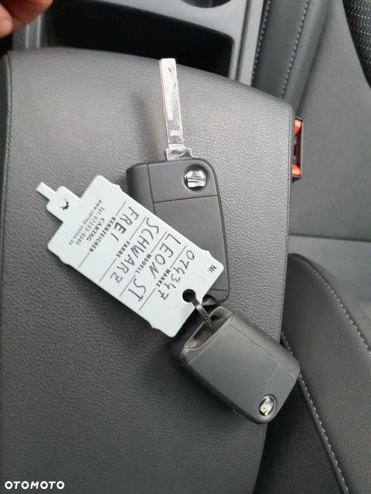 Seat Leon 2.0 TDI DPF DSG Xcellence - 26