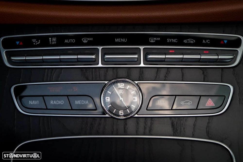 Mercedes-Benz E 220 d 4Matic 9G-TRONIC AMG Line - 22