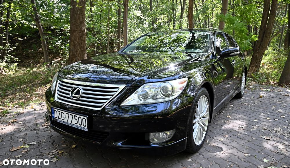 Lexus LS - 16