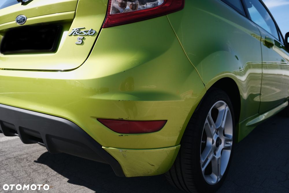 Ford Fiesta 1.6 Sport - 14