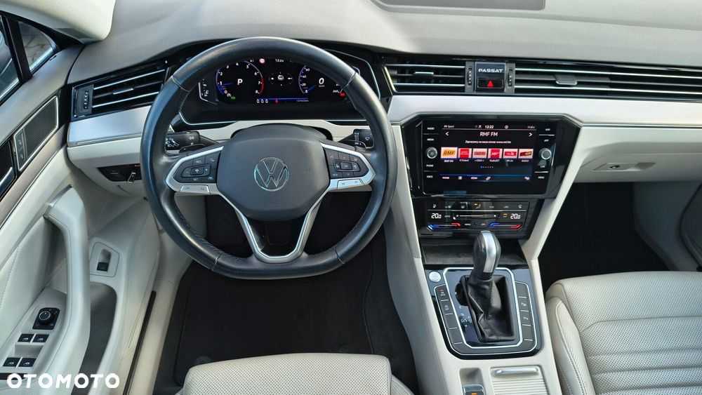 Volkswagen Passat - 10