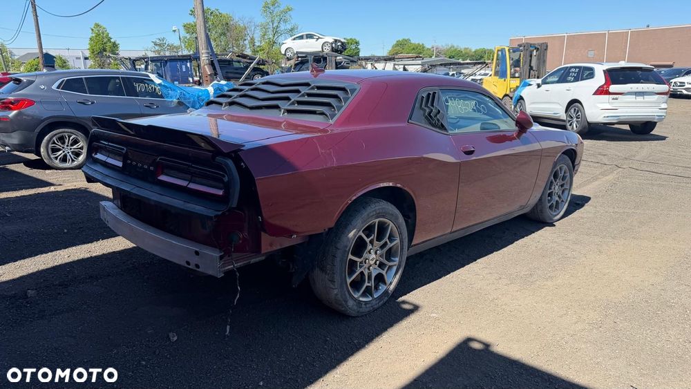 Dodge Challenger - 28