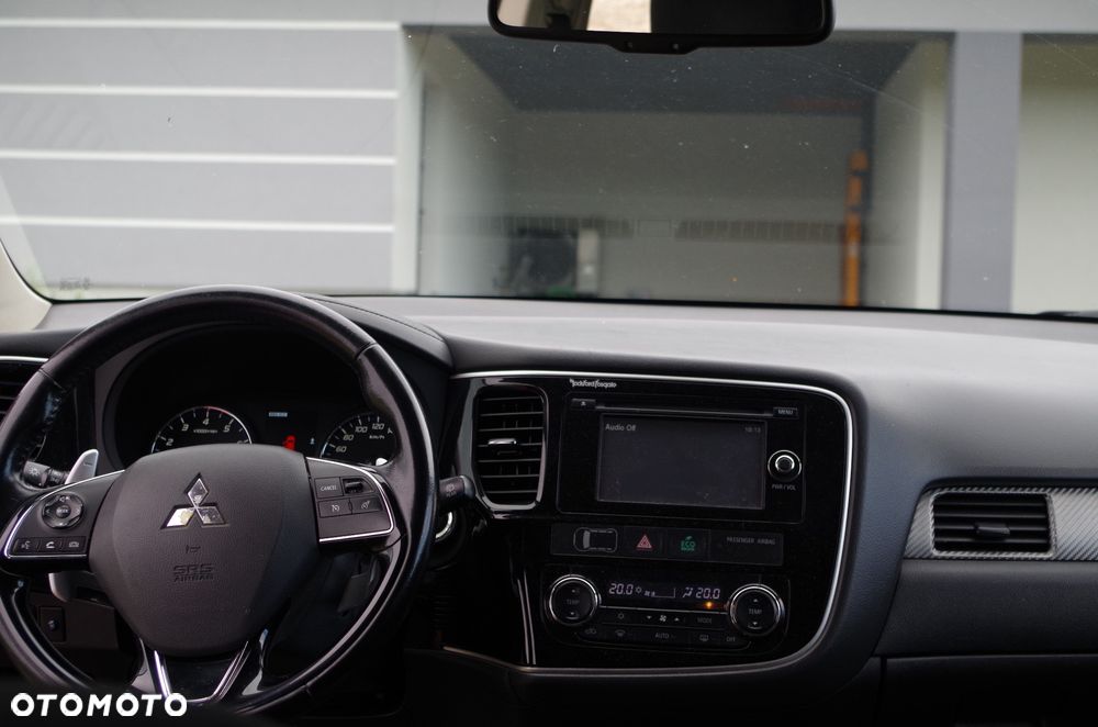 Mitsubishi Outlander 2.0 Intense + 4WD CVT - 9