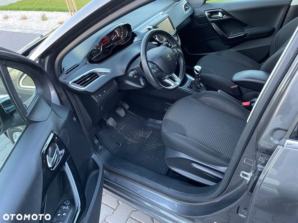 Peugeot 208 PureTech 110 Stop & Start Signature - 15